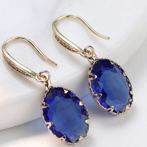 Shiny Oval Shape Blue Dangle Earrings Inlaid with Cubic Zirconia New - Picture 2 of 6